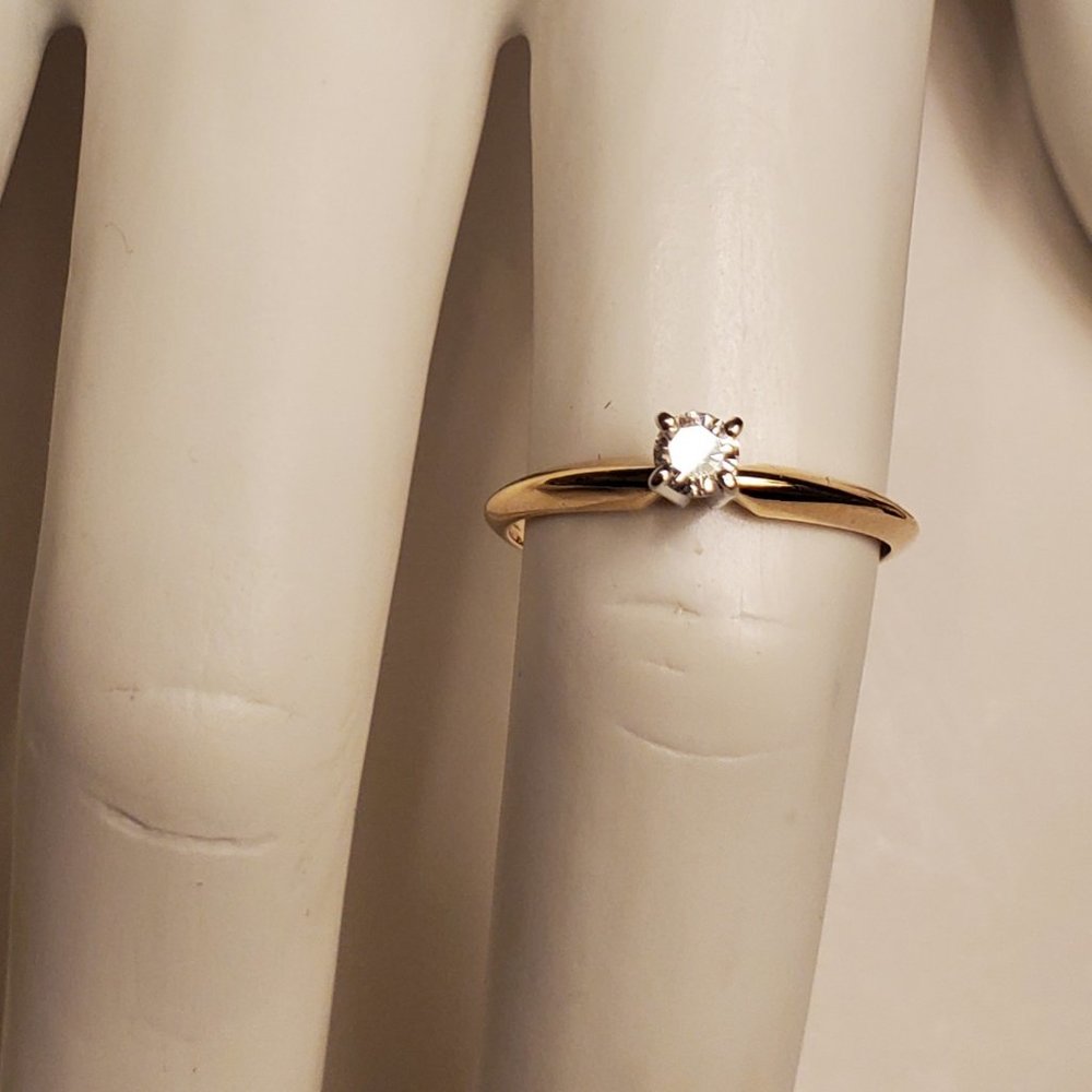 New 14K  Diamond  Solitaire  Engagement  RING - Picture 3 of 9